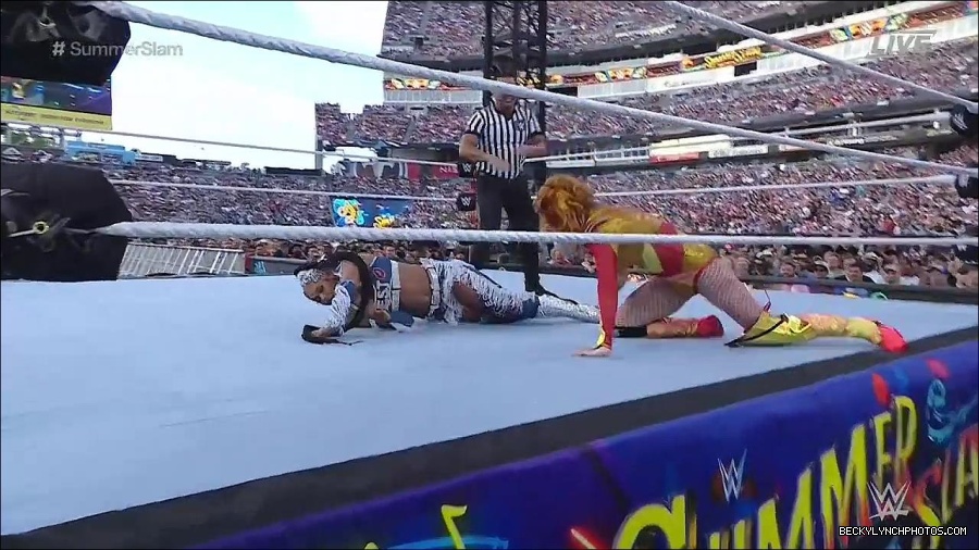 WWE_SummerSlam_2022_720p_WEB_h264-HEEL_mp4_000771854.jpg