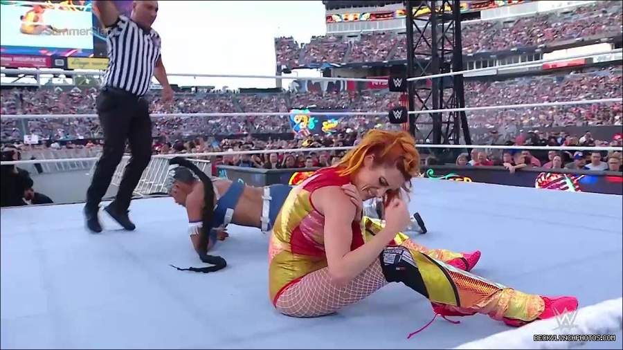 WWE_SummerSlam_2022_720p_WEB_h264-HEEL_mp4_000777054.jpg