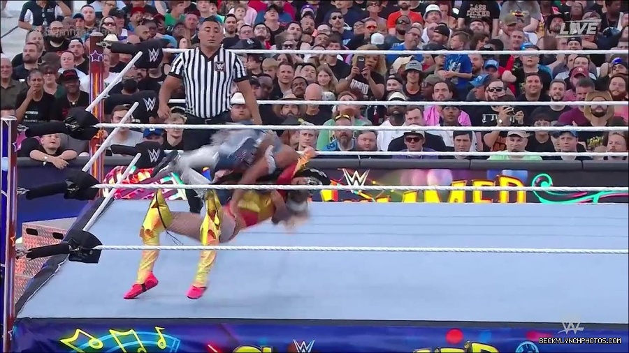 WWE_SummerSlam_2022_720p_WEB_h264-HEEL_mp4_000803854.jpg