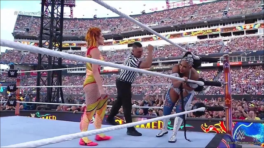 WWE_SummerSlam_2022_720p_WEB_h264-HEEL_mp4_000817454.jpg