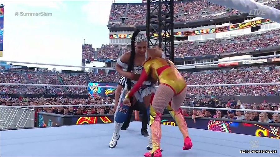 WWE_SummerSlam_2022_720p_WEB_h264-HEEL_mp4_000829654.jpg