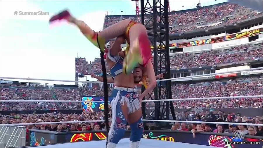 WWE_SummerSlam_2022_720p_WEB_h264-HEEL_mp4_000833654.jpg