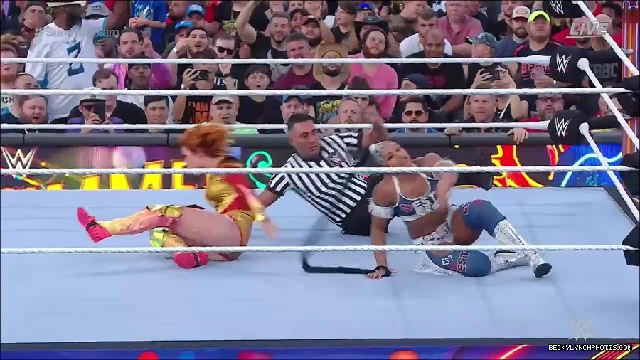WWE_SummerSlam_2022_720p_WEB_h264-HEEL_mp4_000837254.jpg
