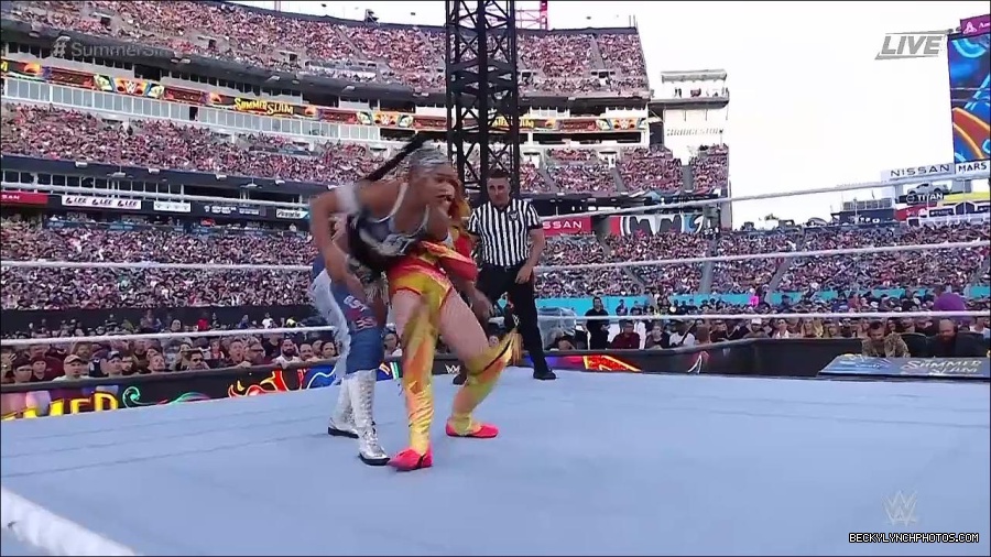 WWE_SummerSlam_2022_720p_WEB_h264-HEEL_mp4_000844054.jpg