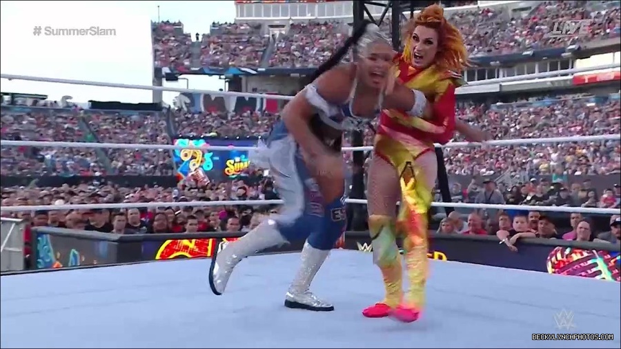 WWE_SummerSlam_2022_720p_WEB_h264-HEEL_mp4_000844454.jpg