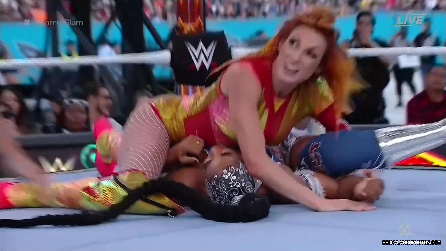 WWE_SummerSlam_2022_720p_WEB_h264-HEEL_mp4_000853654.jpg