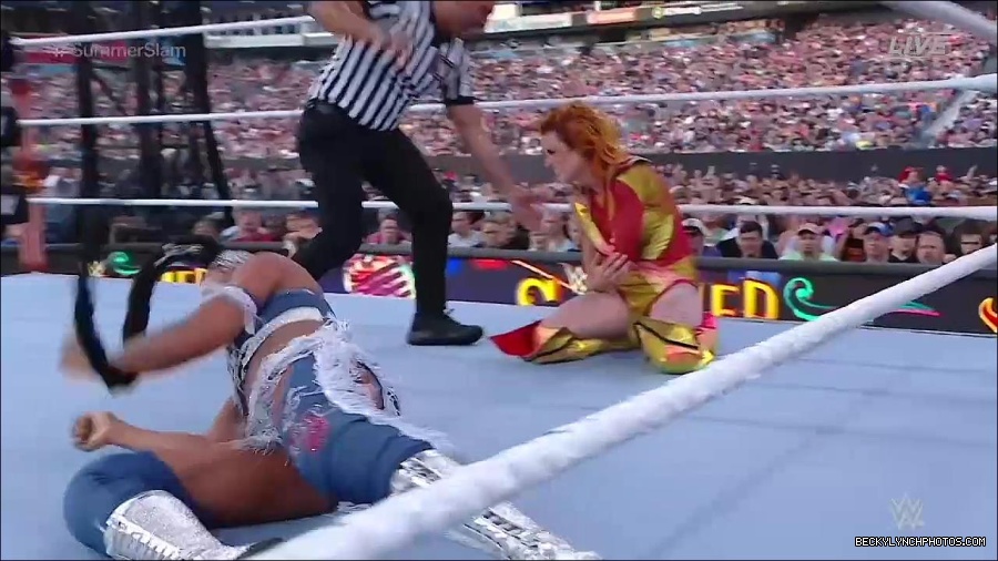 WWE_SummerSlam_2022_720p_WEB_h264-HEEL_mp4_000856854.jpg