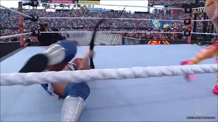 WWE_SummerSlam_2022_720p_WEB_h264-HEEL_mp4_000878854.jpg