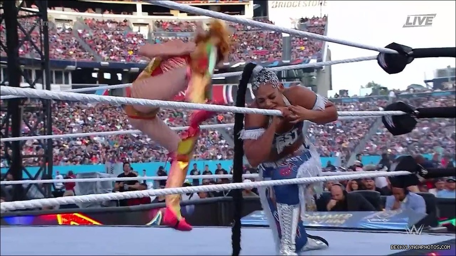 WWE_SummerSlam_2022_720p_WEB_h264-HEEL_mp4_000884854.jpg
