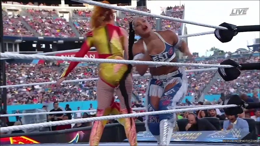 WWE_SummerSlam_2022_720p_WEB_h264-HEEL_mp4_000885654.jpg