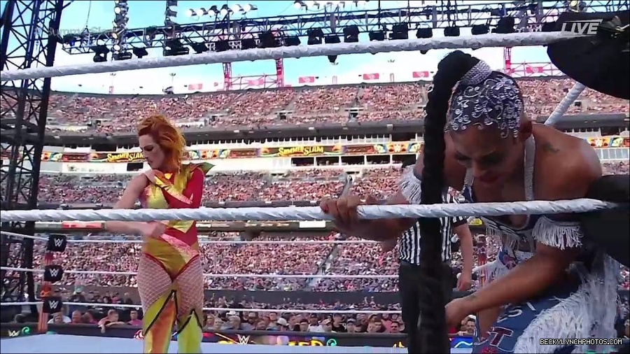 WWE_SummerSlam_2022_720p_WEB_h264-HEEL_mp4_000894454.jpg