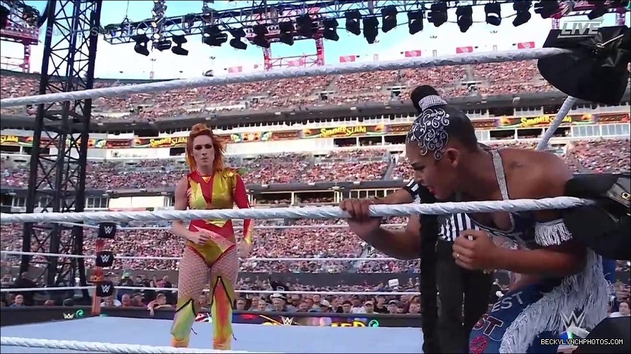 WWE_SummerSlam_2022_720p_WEB_h264-HEEL_mp4_000895254.jpg