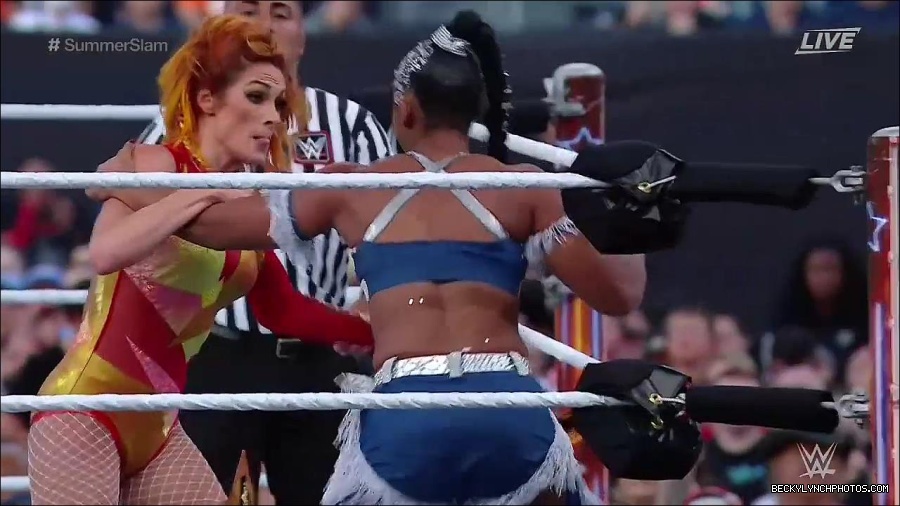 WWE_SummerSlam_2022_720p_WEB_h264-HEEL_mp4_000897654.jpg