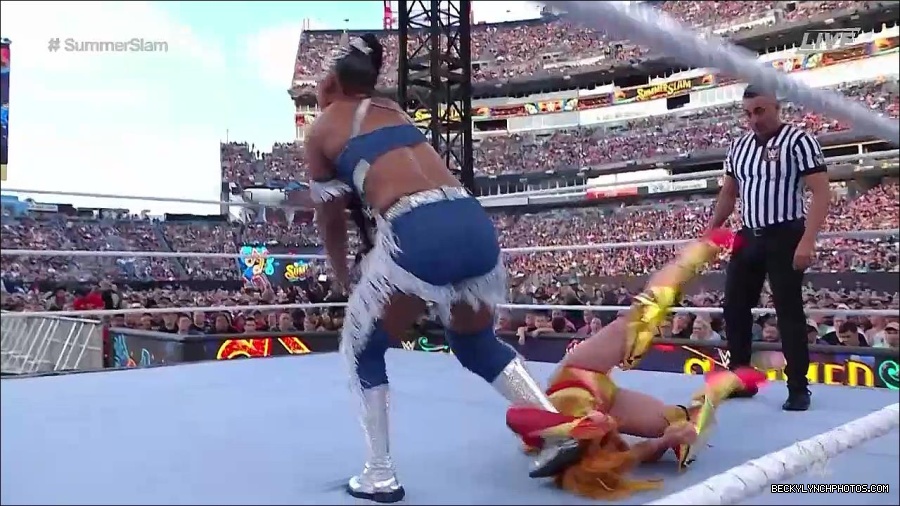 WWE_SummerSlam_2022_720p_WEB_h264-HEEL_mp4_000906854.jpg
