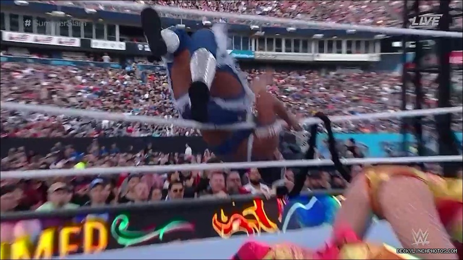WWE_SummerSlam_2022_720p_WEB_h264-HEEL_mp4_000930854.jpg