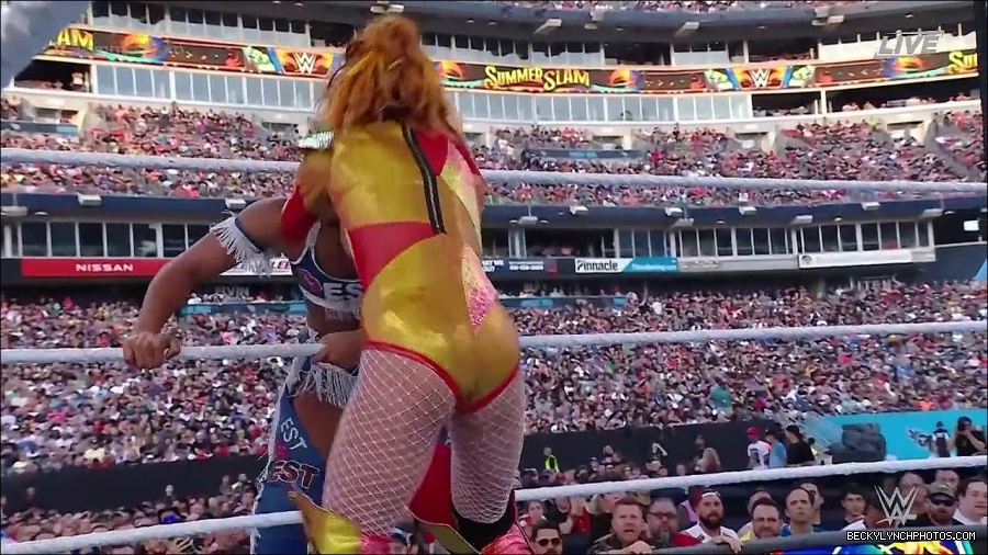 WWE_SummerSlam_2022_720p_WEB_h264-HEEL_mp4_000938854.jpg