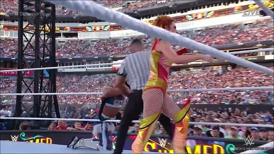WWE_SummerSlam_2022_720p_WEB_h264-HEEL_mp4_000947654.jpg