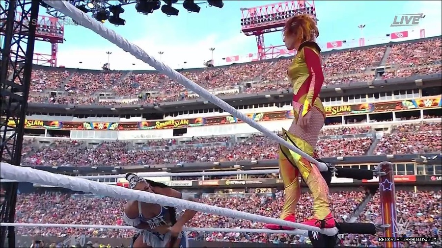 WWE_SummerSlam_2022_720p_WEB_h264-HEEL_mp4_000952454.jpg
