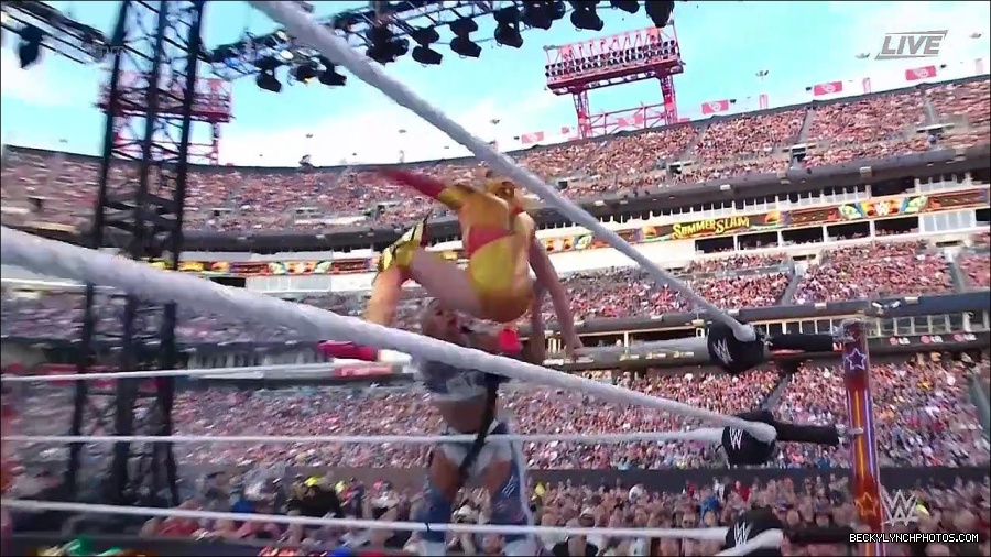 WWE_SummerSlam_2022_720p_WEB_h264-HEEL_mp4_000953654.jpg
