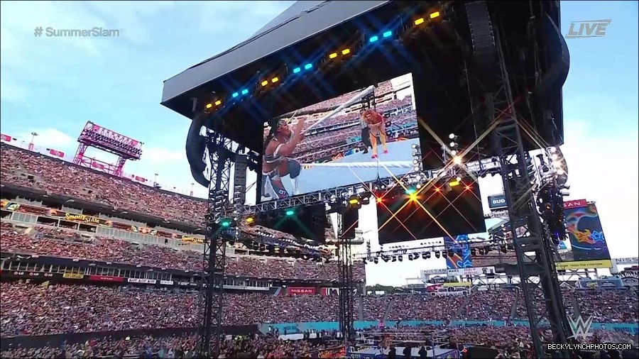 WWE_SummerSlam_2022_720p_WEB_h264-HEEL_mp4_000980454.jpg