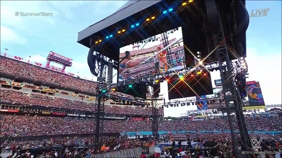 WWE_SummerSlam_2022_720p_WEB_h264-HEEL_mp4_000981254.jpg