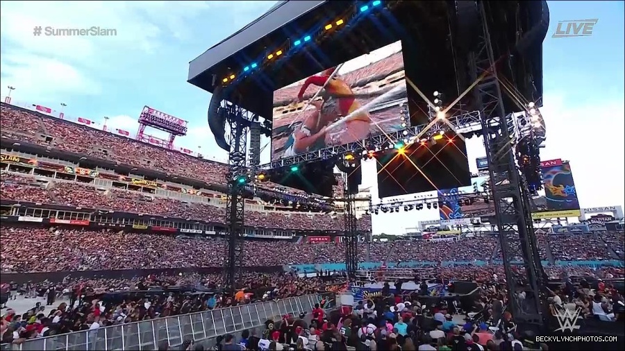 WWE_SummerSlam_2022_720p_WEB_h264-HEEL_mp4_000982454.jpg