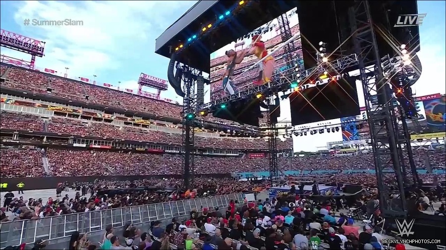 WWE_SummerSlam_2022_720p_WEB_h264-HEEL_mp4_000984454.jpg