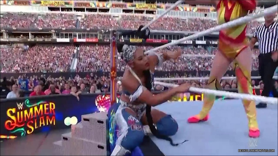 WWE_SummerSlam_2022_720p_WEB_h264-HEEL_mp4_000987654.jpg