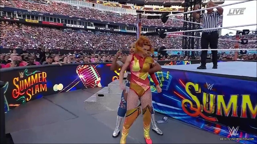 WWE_SummerSlam_2022_720p_WEB_h264-HEEL_mp4_000998454.jpg