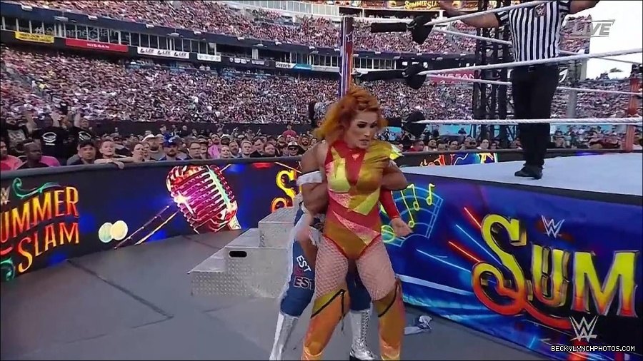 WWE_SummerSlam_2022_720p_WEB_h264-HEEL_mp4_000998854.jpg