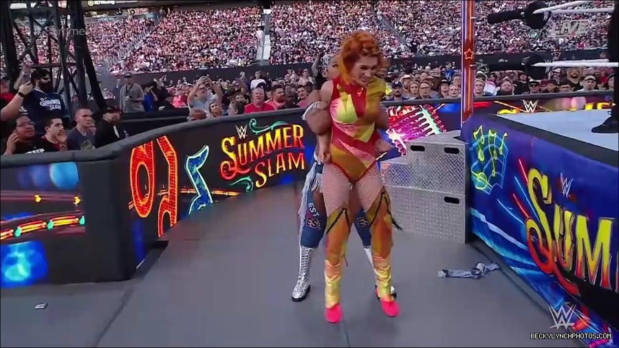 WWE_SummerSlam_2022_720p_WEB_h264-HEEL_mp4_000999254.jpg