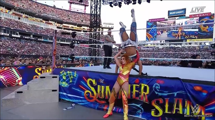 WWE_SummerSlam_2022_720p_WEB_h264-HEEL_mp4_001008454.jpg