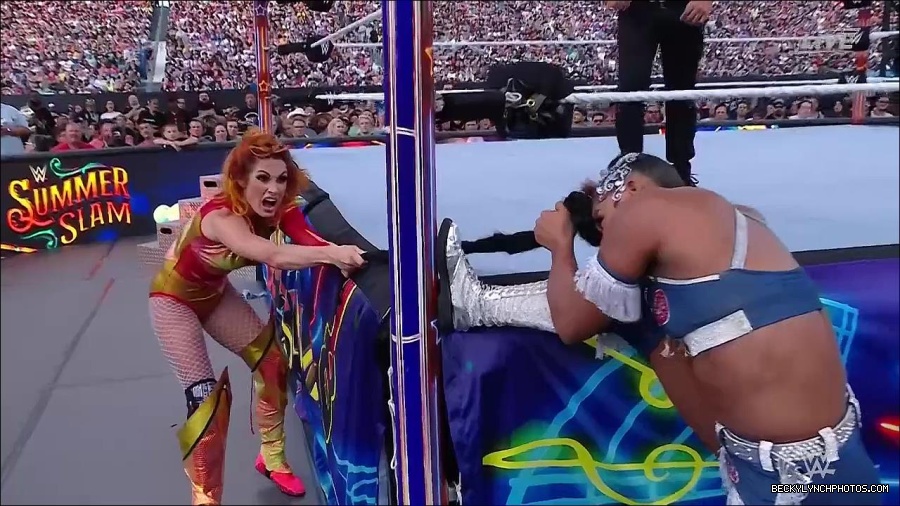 WWE_SummerSlam_2022_720p_WEB_h264-HEEL_mp4_001020054.jpg
