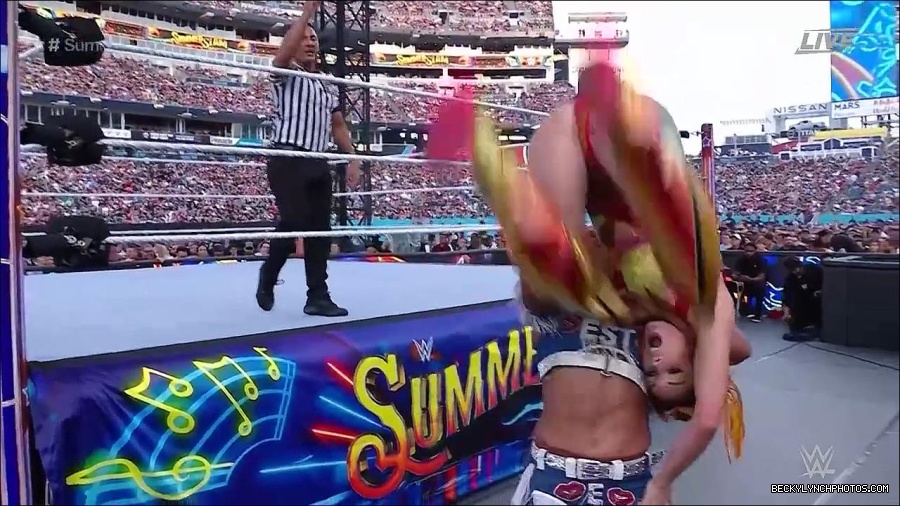 WWE_SummerSlam_2022_720p_WEB_h264-HEEL_mp4_001026854.jpg