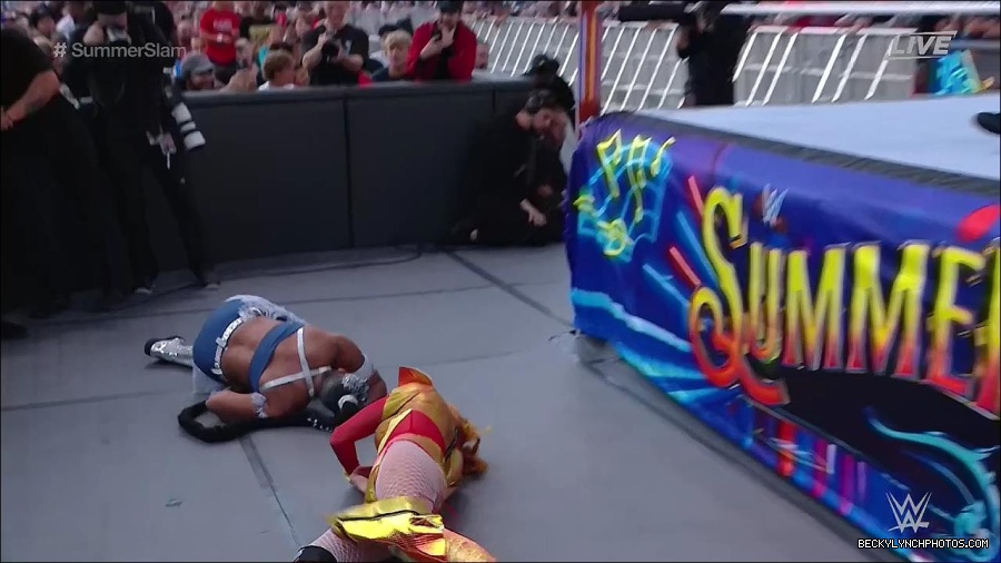 WWE_SummerSlam_2022_720p_WEB_h264-HEEL_mp4_001034054.jpg