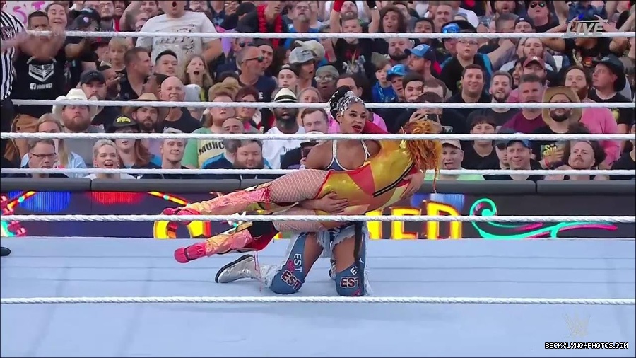 WWE_SummerSlam_2022_720p_WEB_h264-HEEL_mp4_001102454.jpg