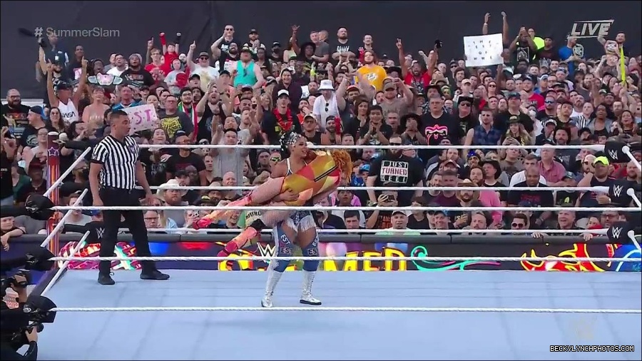 WWE_SummerSlam_2022_720p_WEB_h264-HEEL_mp4_001106854.jpg
