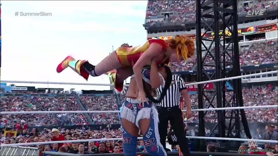 WWE_SummerSlam_2022_720p_WEB_h264-HEEL_mp4_001107654.jpg