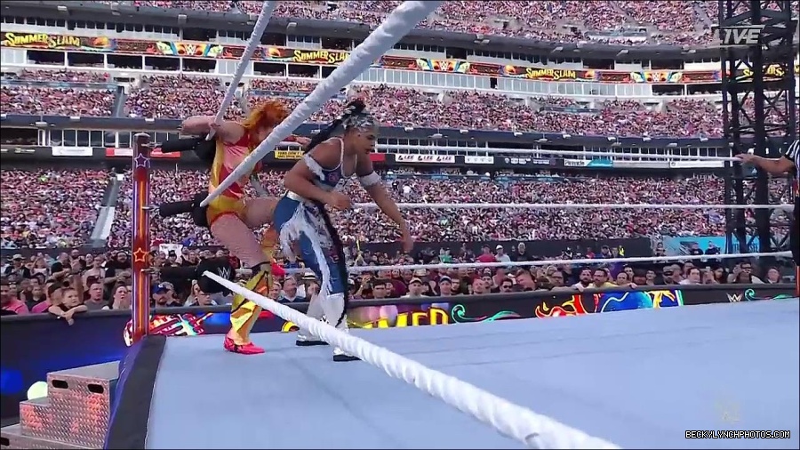 WWE_SummerSlam_2022_720p_WEB_h264-HEEL_mp4_001112454.jpg