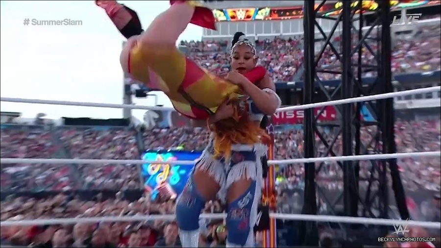 WWE_SummerSlam_2022_720p_WEB_h264-HEEL_mp4_001116454.jpg