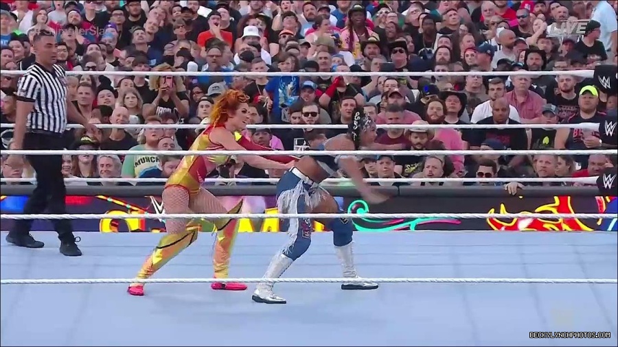 WWE_SummerSlam_2022_720p_WEB_h264-HEEL_mp4_001172454.jpg