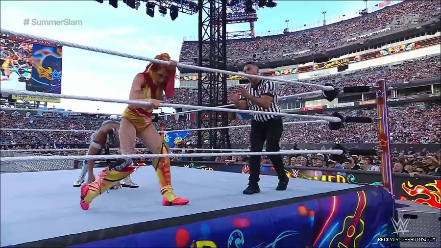 WWE_SummerSlam_2022_720p_WEB_h264-HEEL_mp4_001193320.jpg