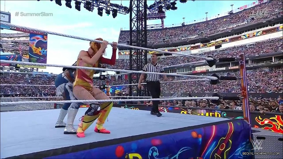 WWE_SummerSlam_2022_720p_WEB_h264-HEEL_mp4_001195720.jpg