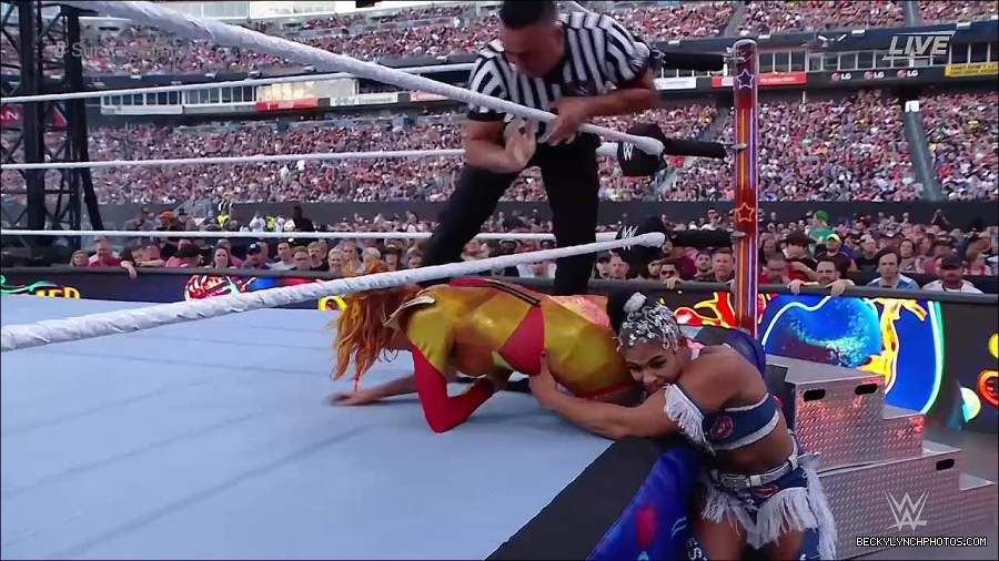 WWE_SummerSlam_2022_720p_WEB_h264-HEEL_mp4_001226120.jpg