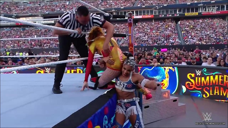 WWE_SummerSlam_2022_720p_WEB_h264-HEEL_mp4_001228920.jpg