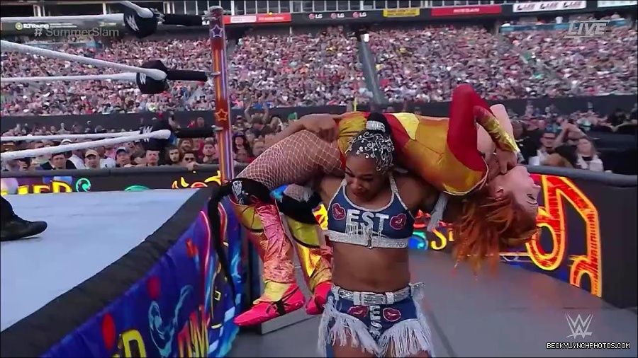 WWE_SummerSlam_2022_720p_WEB_h264-HEEL_mp4_001232520.jpg