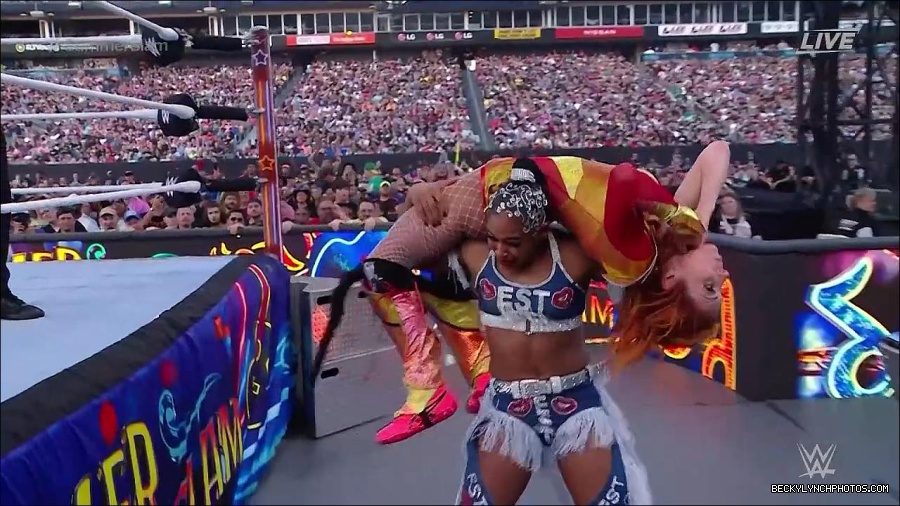 WWE_SummerSlam_2022_720p_WEB_h264-HEEL_mp4_001232920.jpg