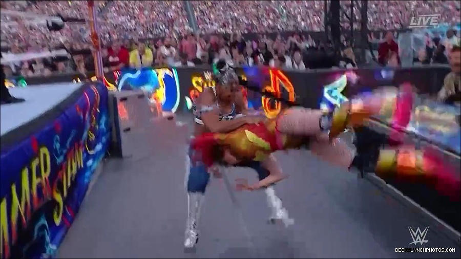WWE_SummerSlam_2022_720p_WEB_h264-HEEL_mp4_001235320.jpg