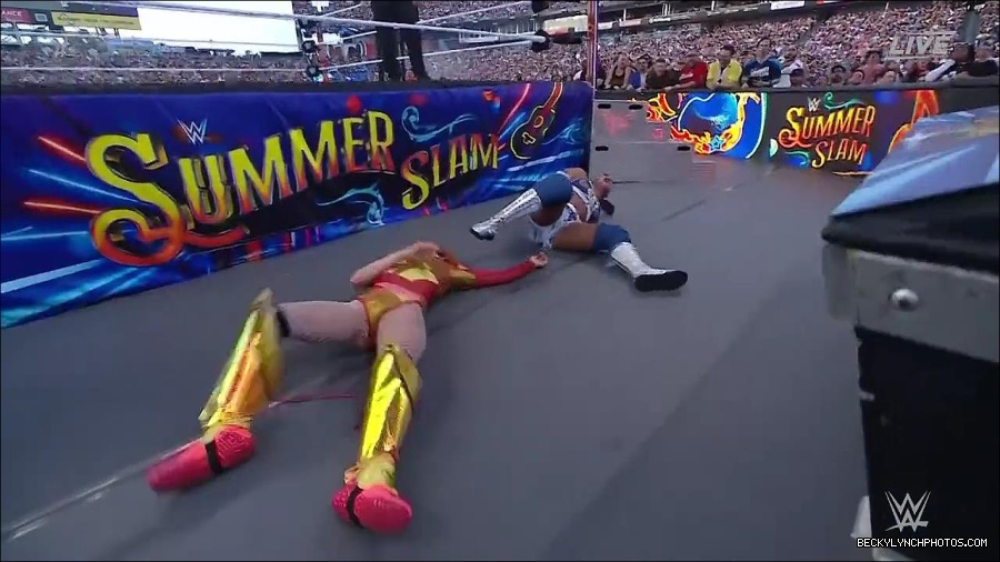 WWE_SummerSlam_2022_720p_WEB_h264-HEEL_mp4_001236520.jpg