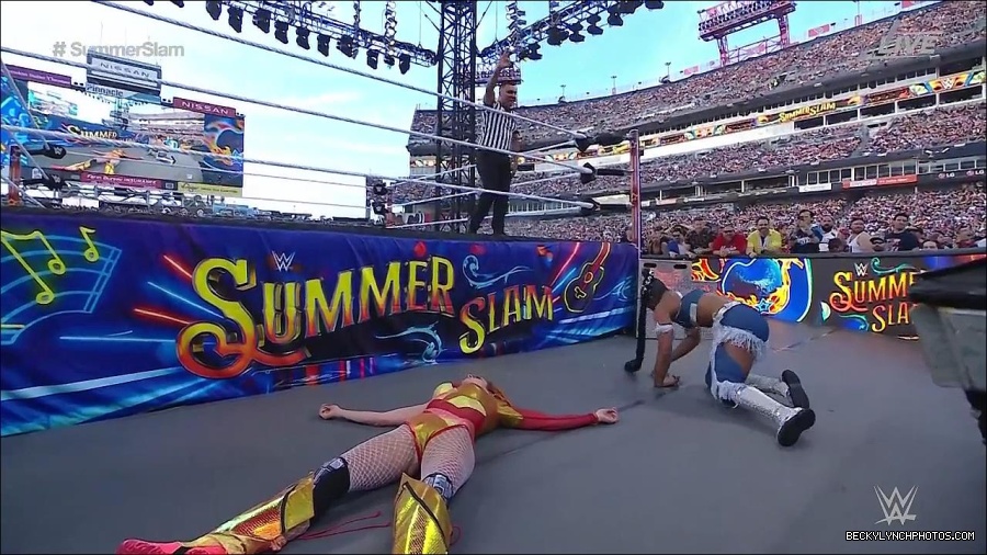 WWE_SummerSlam_2022_720p_WEB_h264-HEEL_mp4_001241320.jpg
